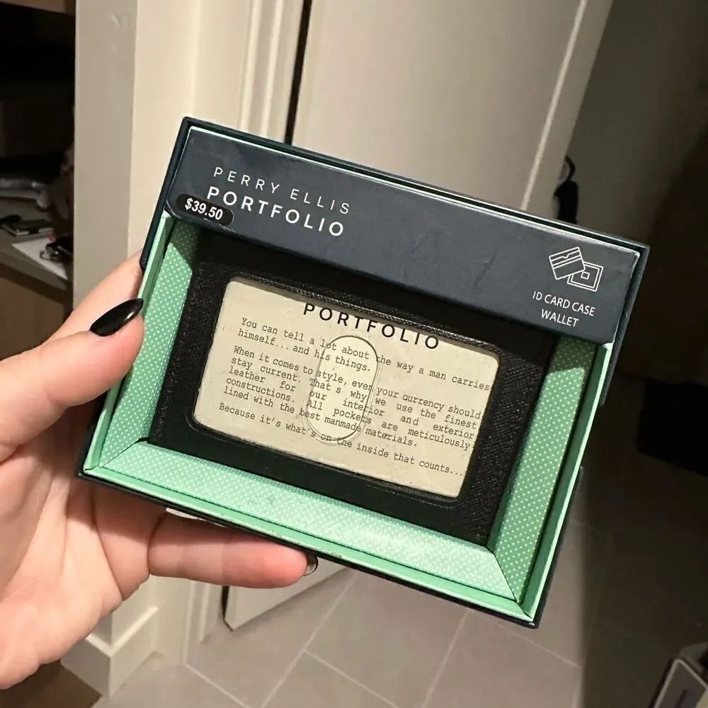 Perry Ellis wallet